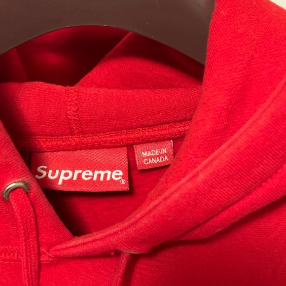 Supreme authentic red hoodie. Size L - Picture 7 of 7